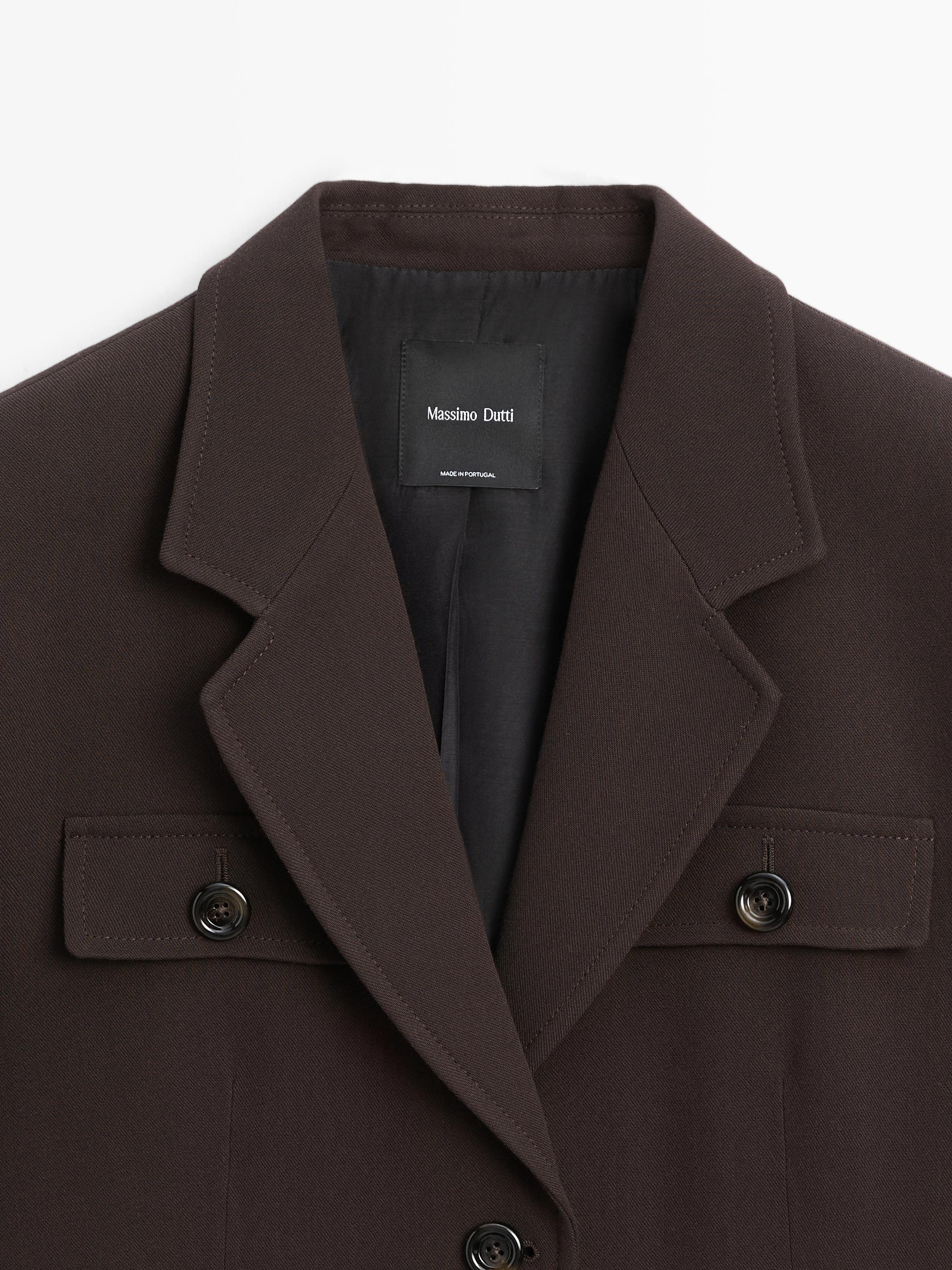 Blazer with pockets and lapel collar